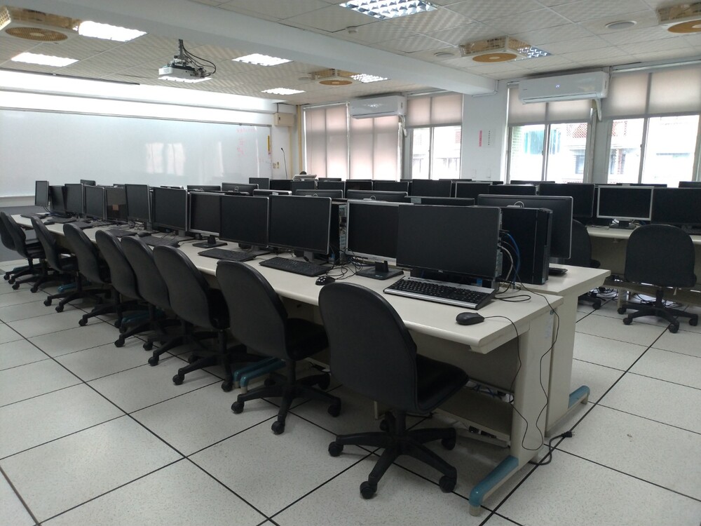 電腦教室圖片