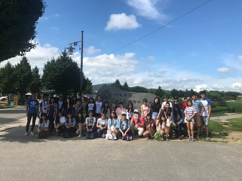 與韓國梨花女子大學學生外出參訪